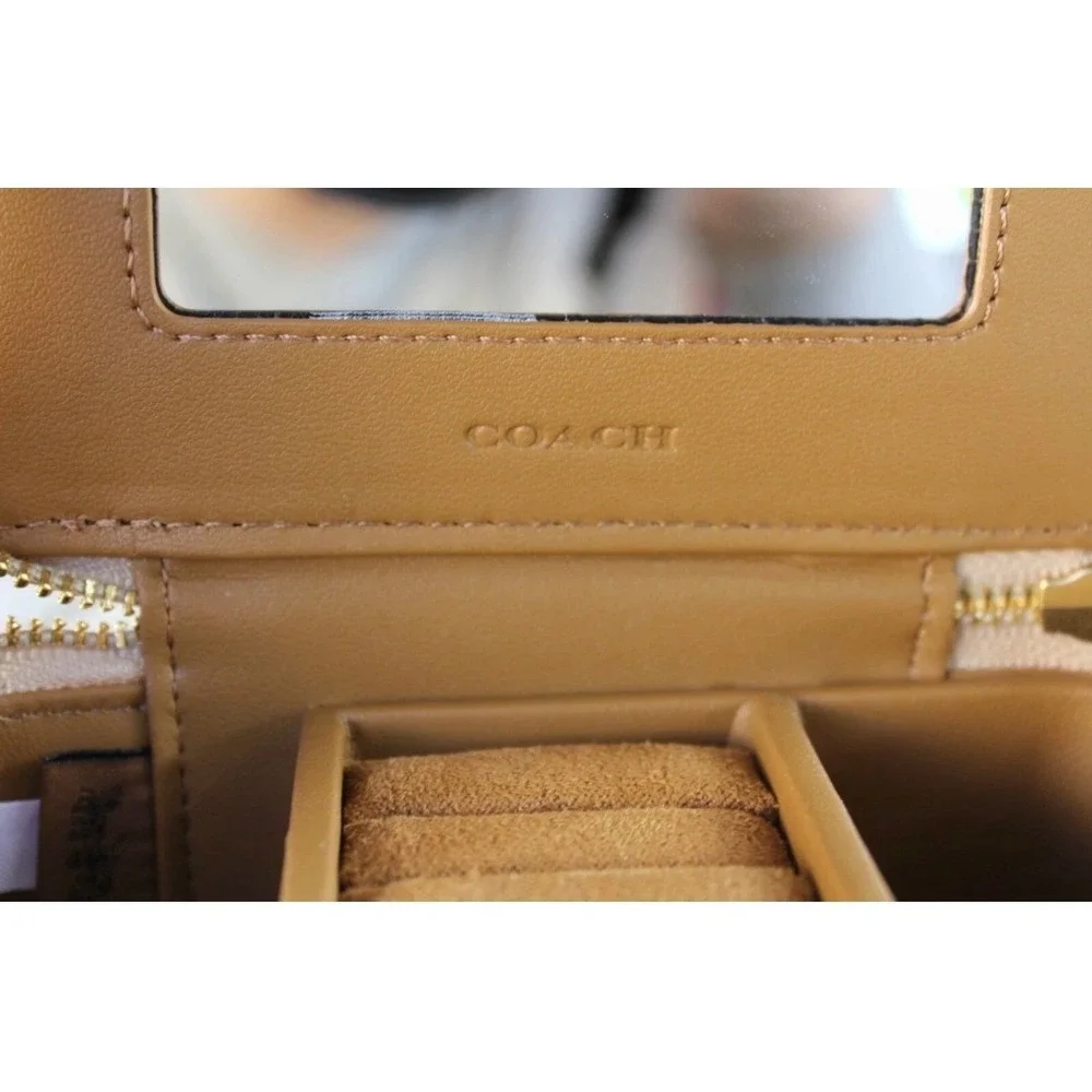Coach Signature Canvas Square Jewelry Box Khaki Chalk Gold‎ Hardware Travel Case